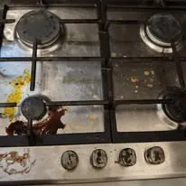 Štednjak prije detaljnog odmašćivanja